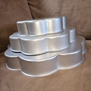 Vintage 1971 Wilton Set Of 3 Tiered Flower Cake Pan Set, Approx. 8.25", 11", 14"